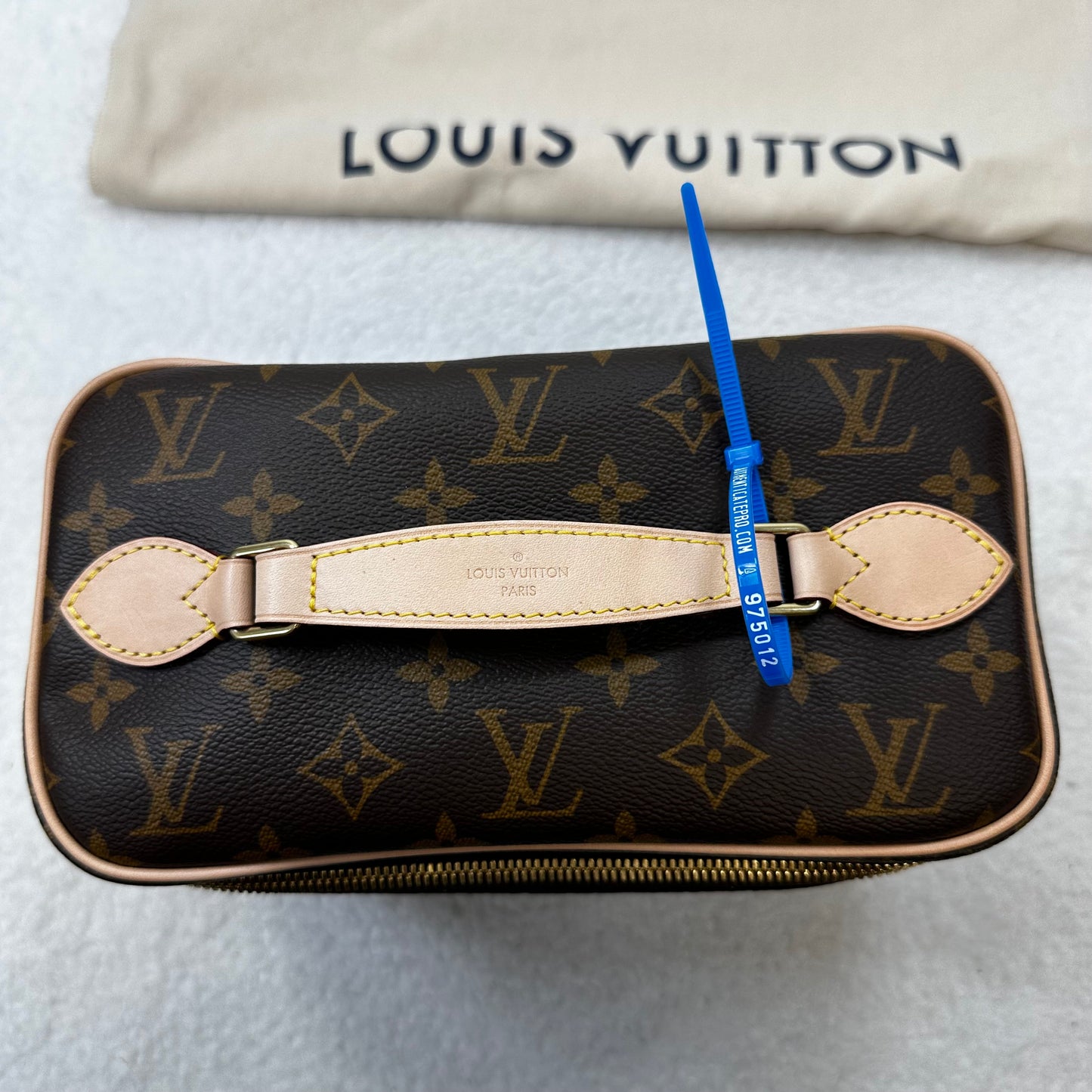 Makeup Bag Designer Louis Vuitton, Size Medium