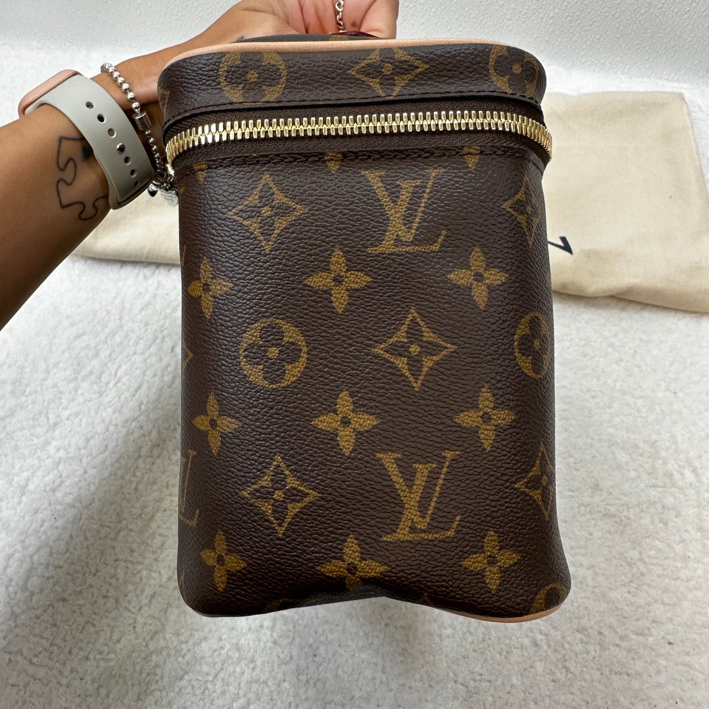 Makeup Bag Designer Louis Vuitton, Size Medium