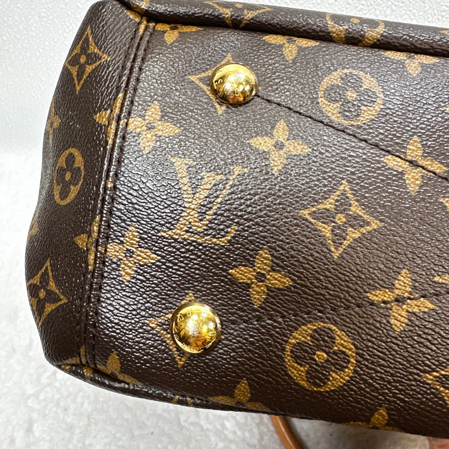 Handbag Designer Louis Vuitton Pallas, Size Medium