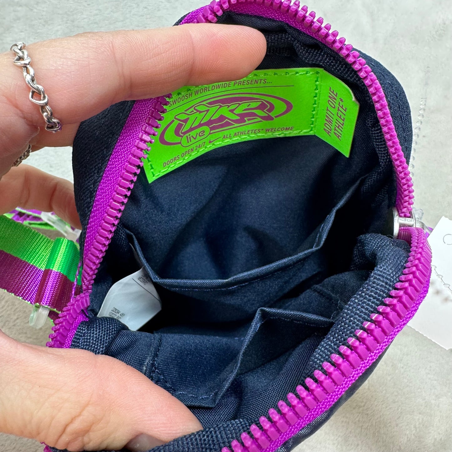 Crossbody By Nike, Size: Small