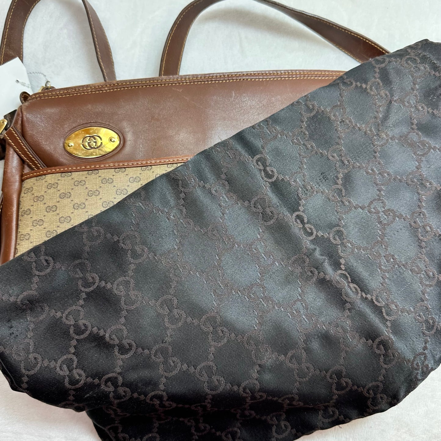 Crossbody Luxury Designer By Gucci, Size: Medium