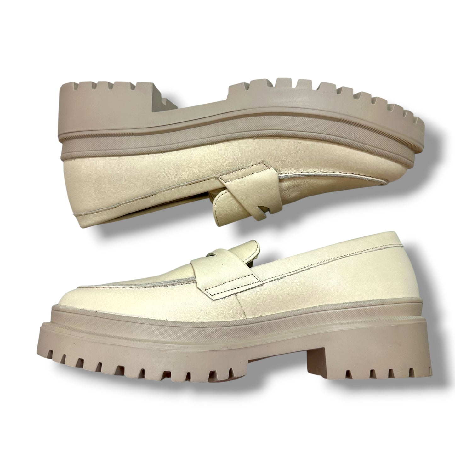 Leather Shoes loafers Flats By Patina In Beige, Size: 9.5