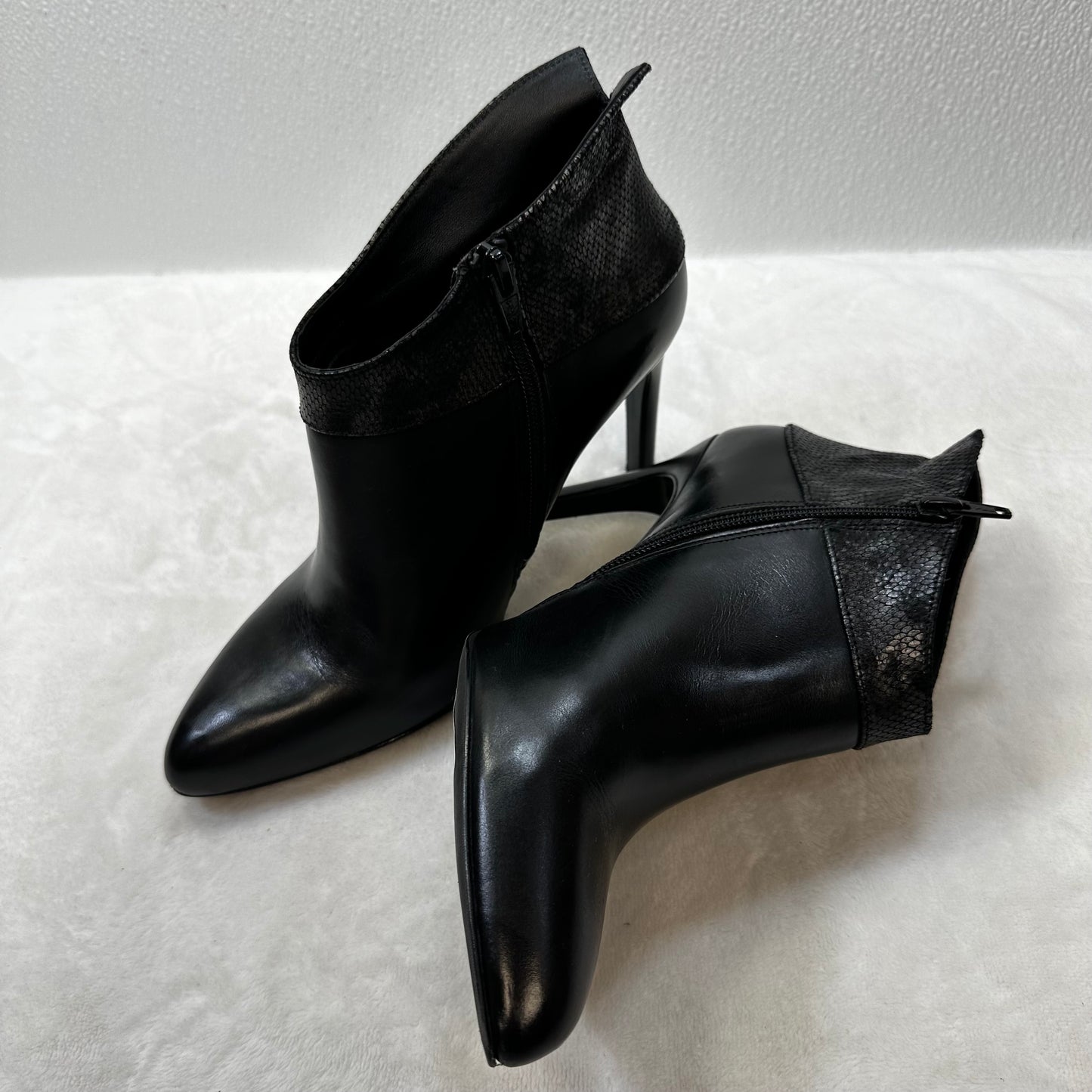 Boots Ankle Heels By Högl In Black, Size: 6.5