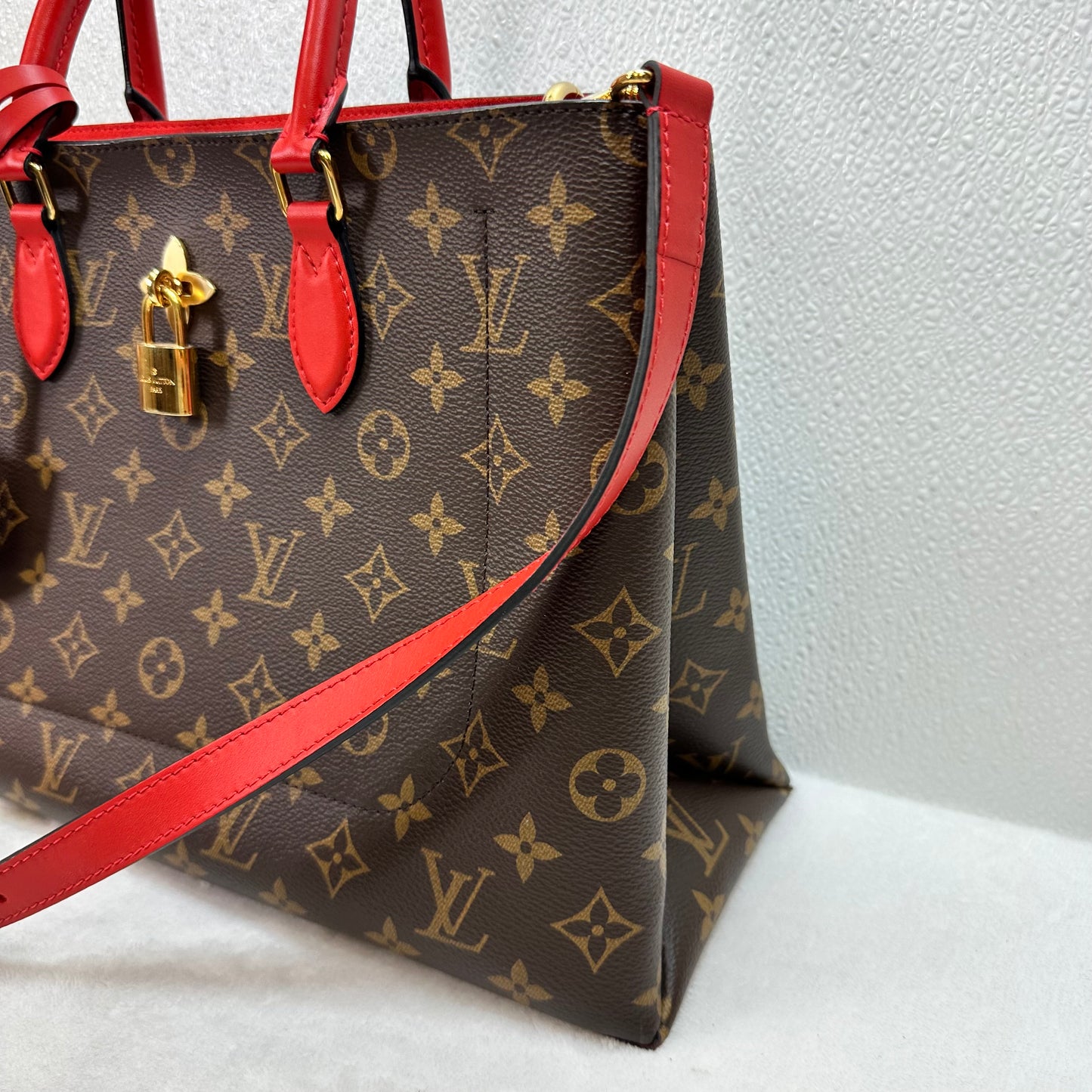 Flower Tote in Monogram Canvas and Coquelicot red leather trim Handbag Luxury Designer By Louis Vuitton, Size: Medium