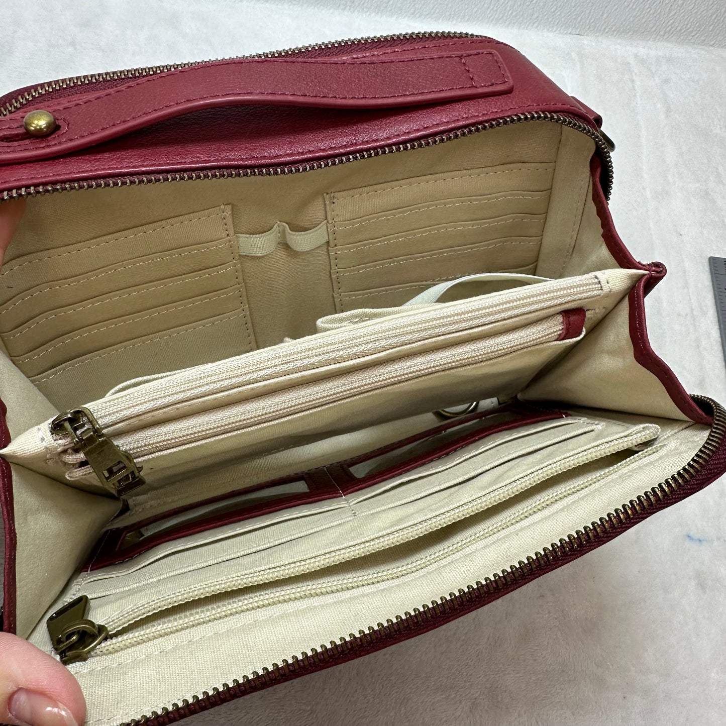 Clio Crossbody By Clothes Mentor, Size: Medium