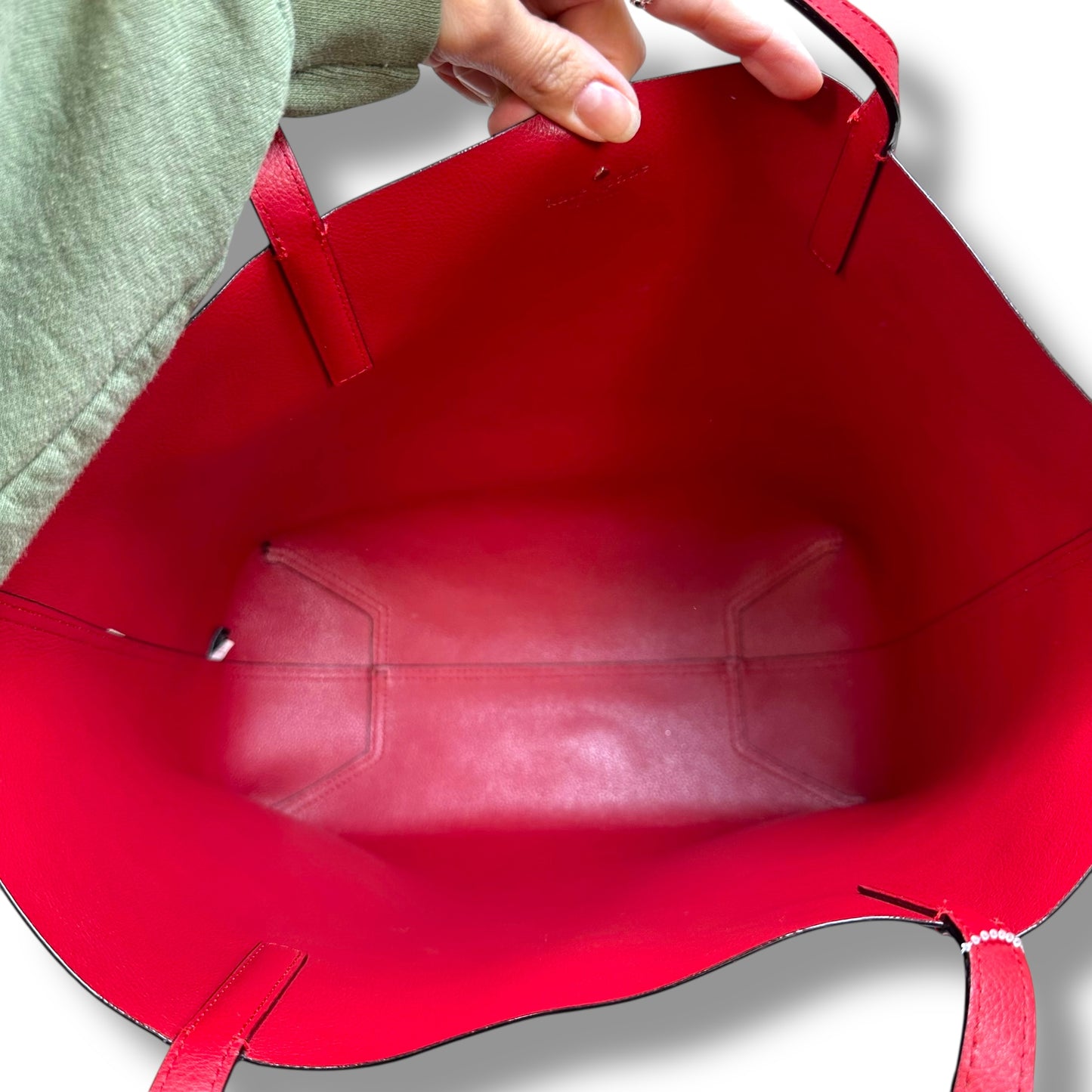 Tote & wristlet Designer By Kate Spade, Size: Medium