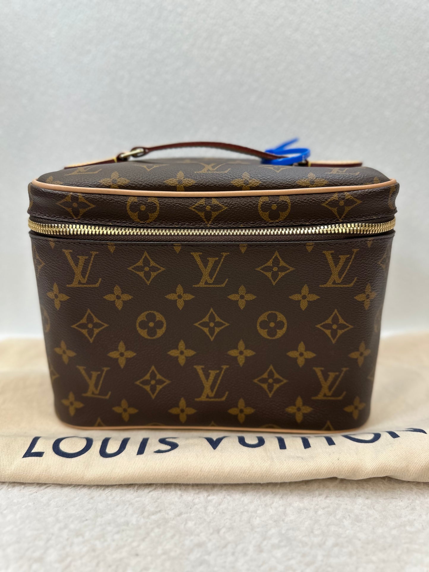 Makeup Bag Designer Louis Vuitton, Size Medium