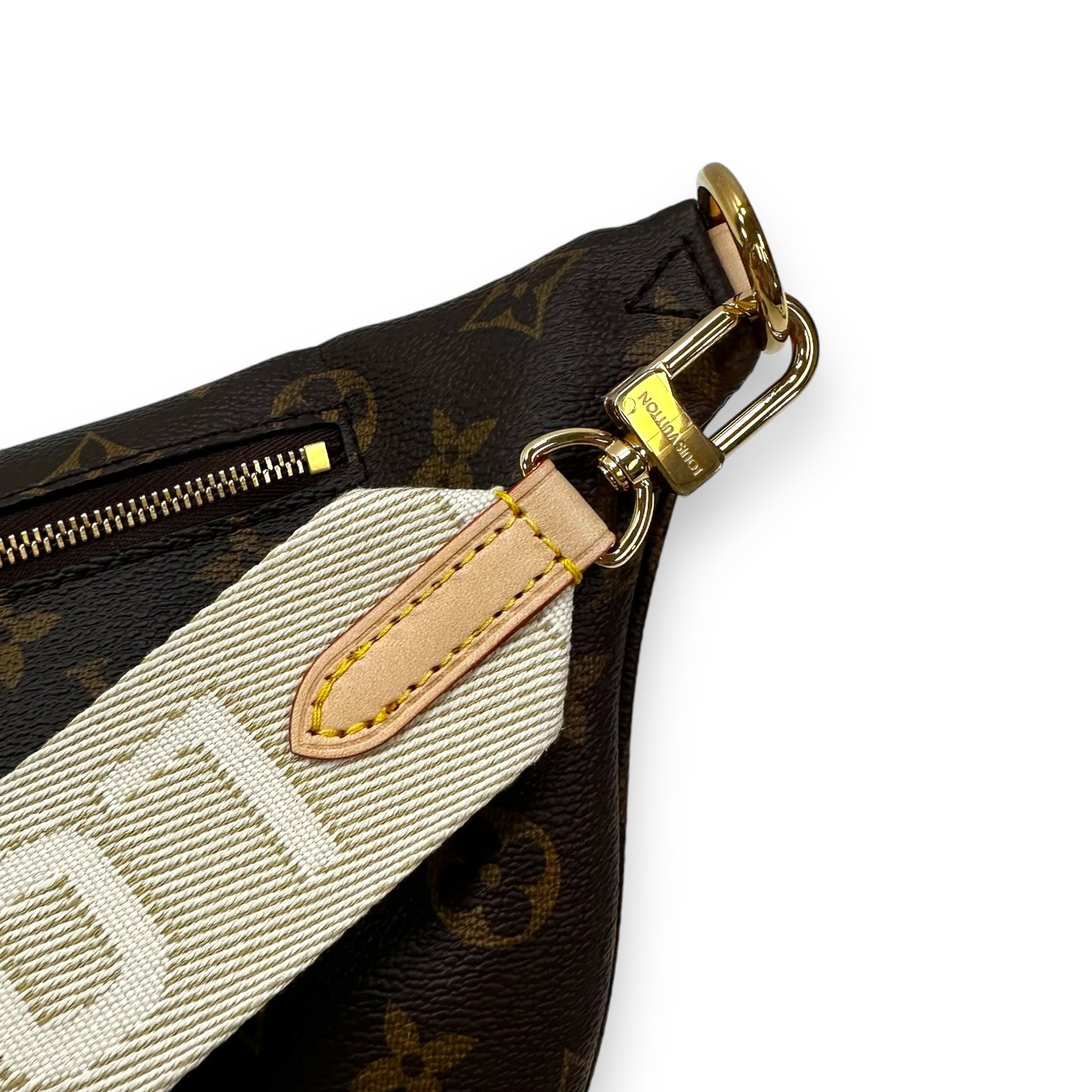 Microchipped HIGH RISE Bum bag Designer By Louis Vuitton, Size: Large