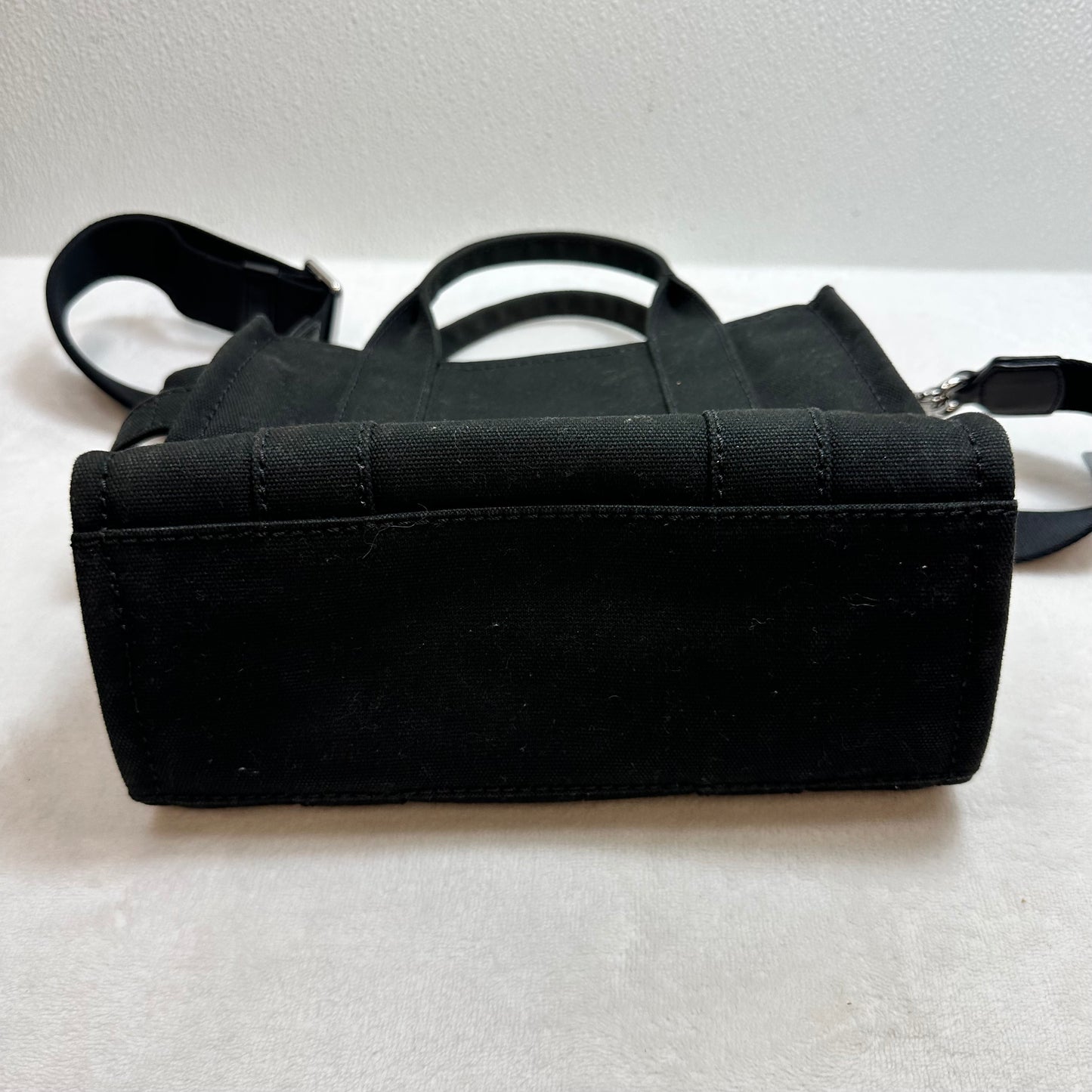 Handbag Luxury Designer By Marc Jacobs, Size: Small