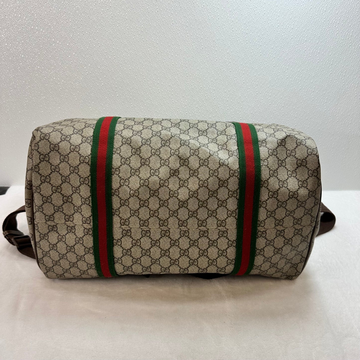 Duffle And Weekender Luxury Designer By Gucci, Size: Medium