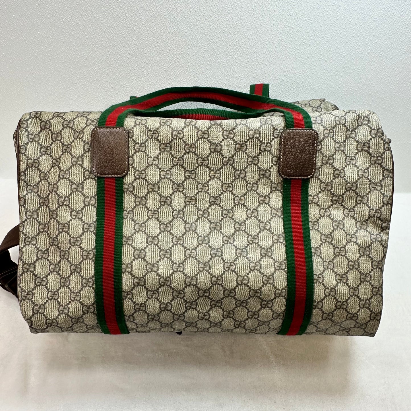 Duffle And Weekender Luxury Designer By Gucci, Size: Medium
