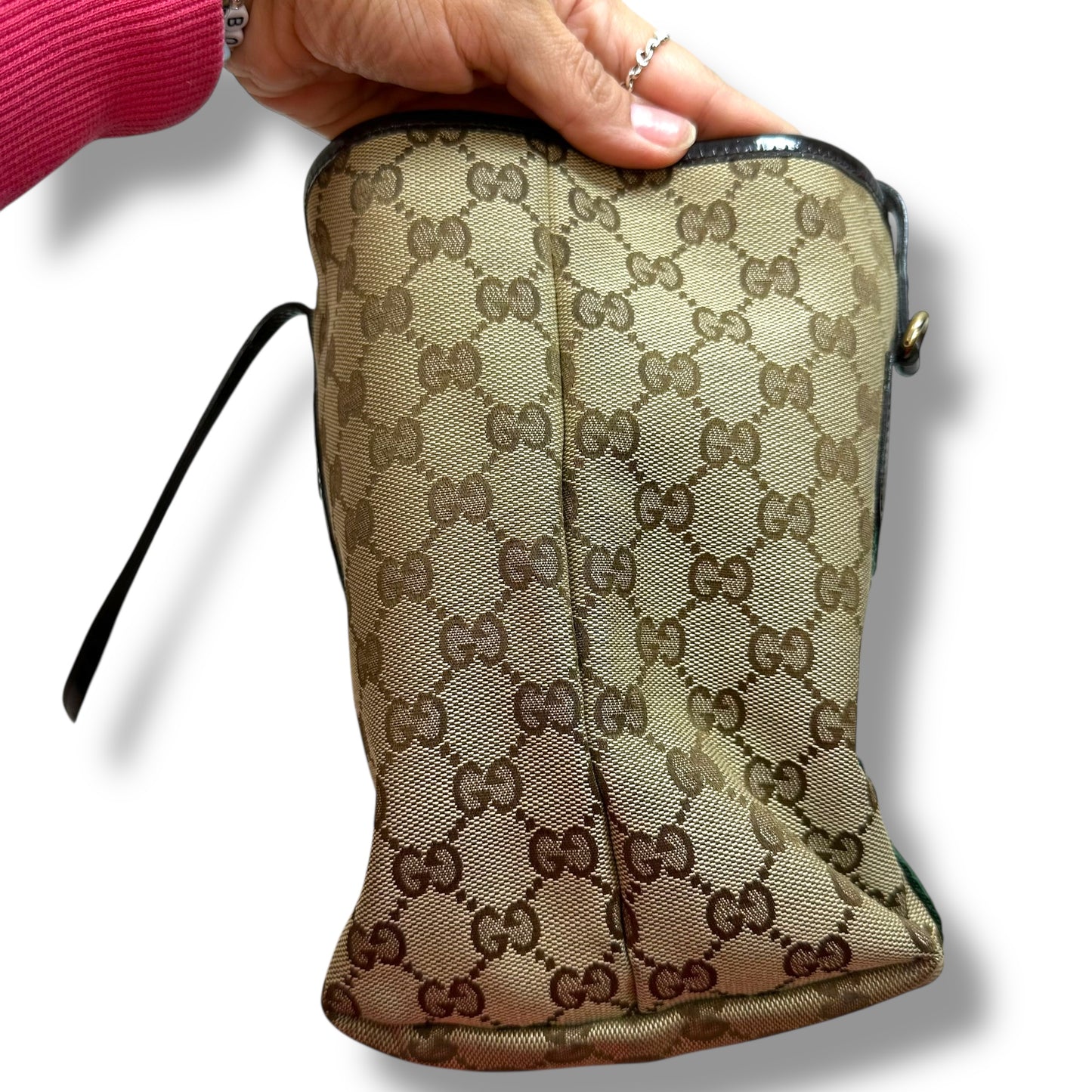 Handbag Luxury Designer By Gucci, Size: Medium