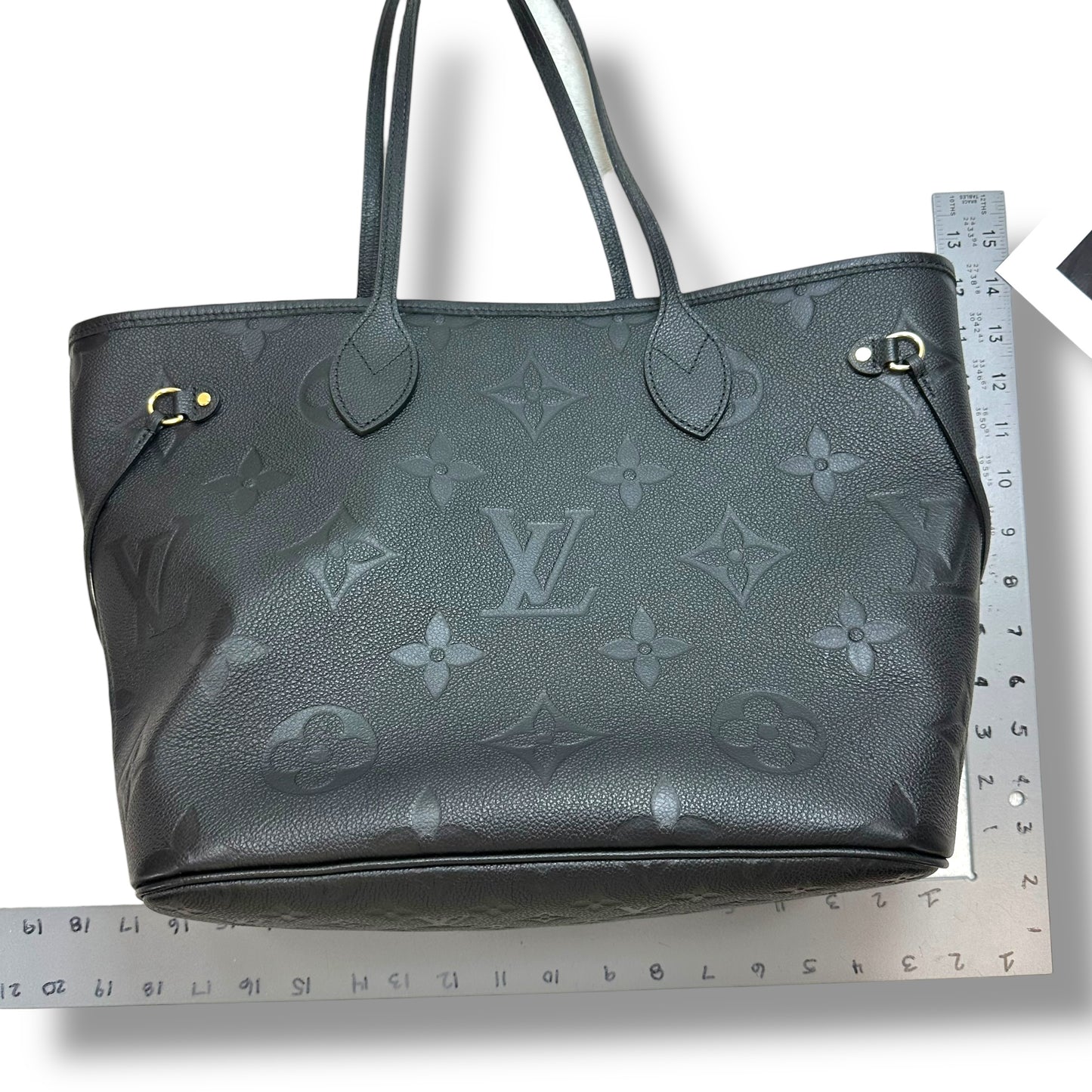 Handbag Luxury Designer By Louis Vuitton, Size: Medium
