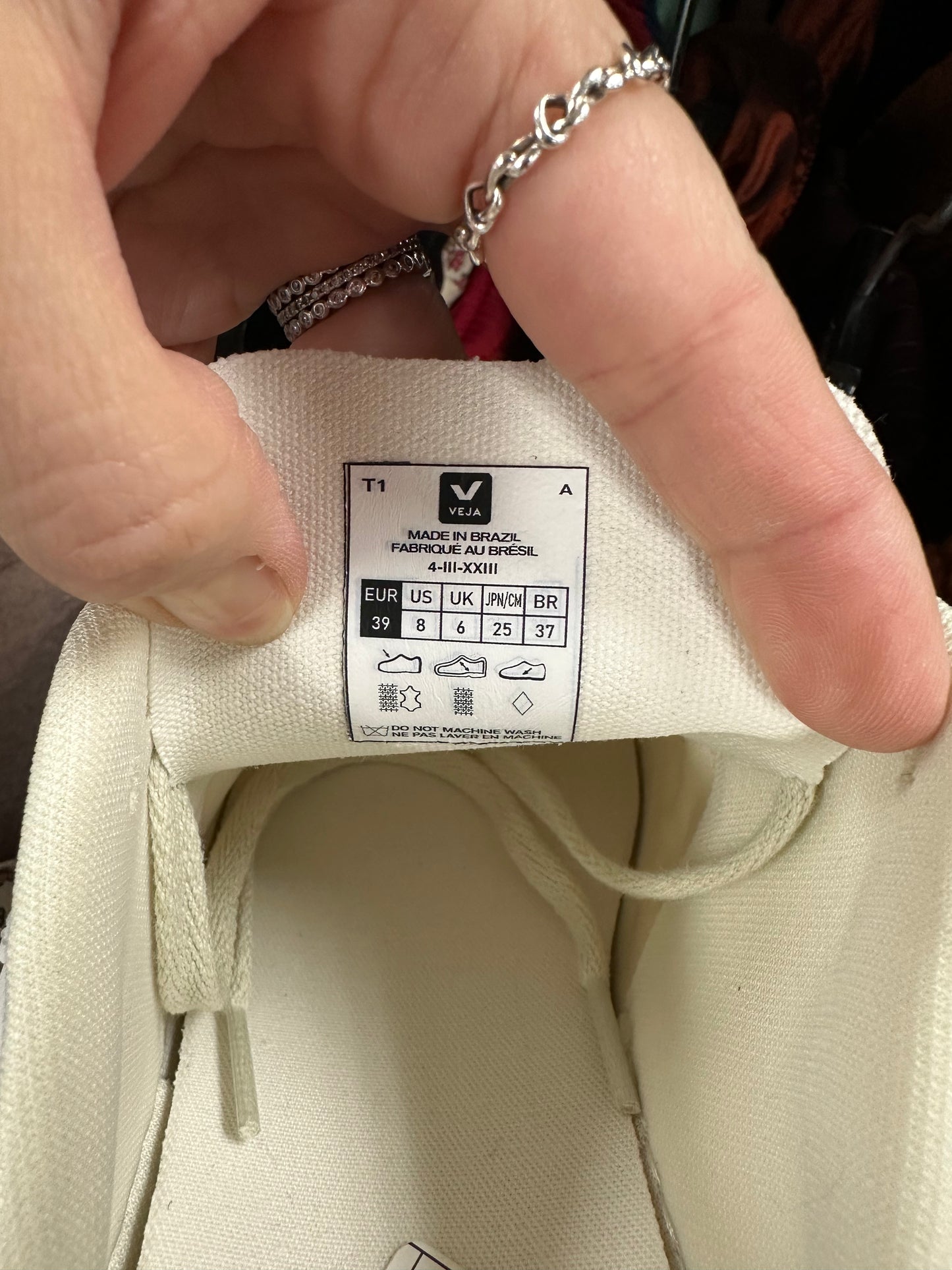 V-10 Sneakers Shoes By Veja In White, Size: 8/39