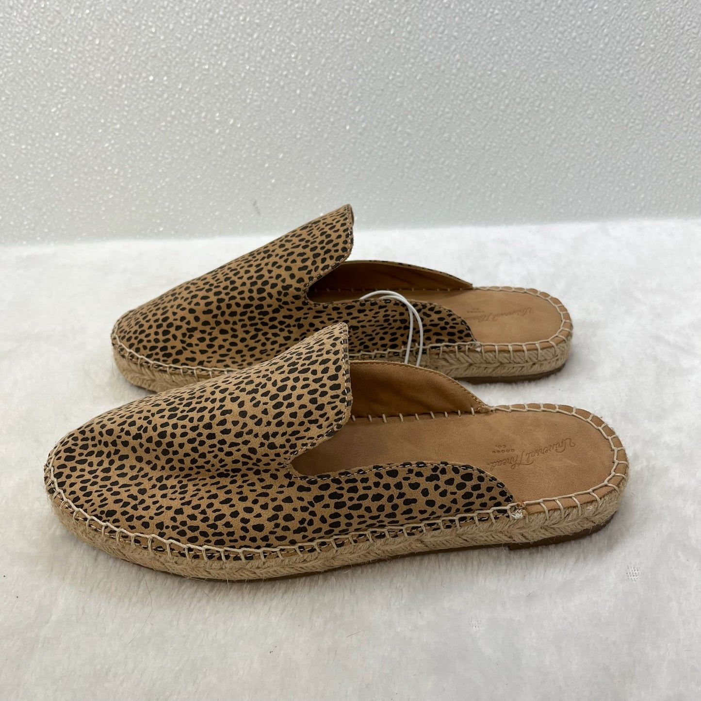 Shoes Flats Other By Universal Thread  Size: 6.5