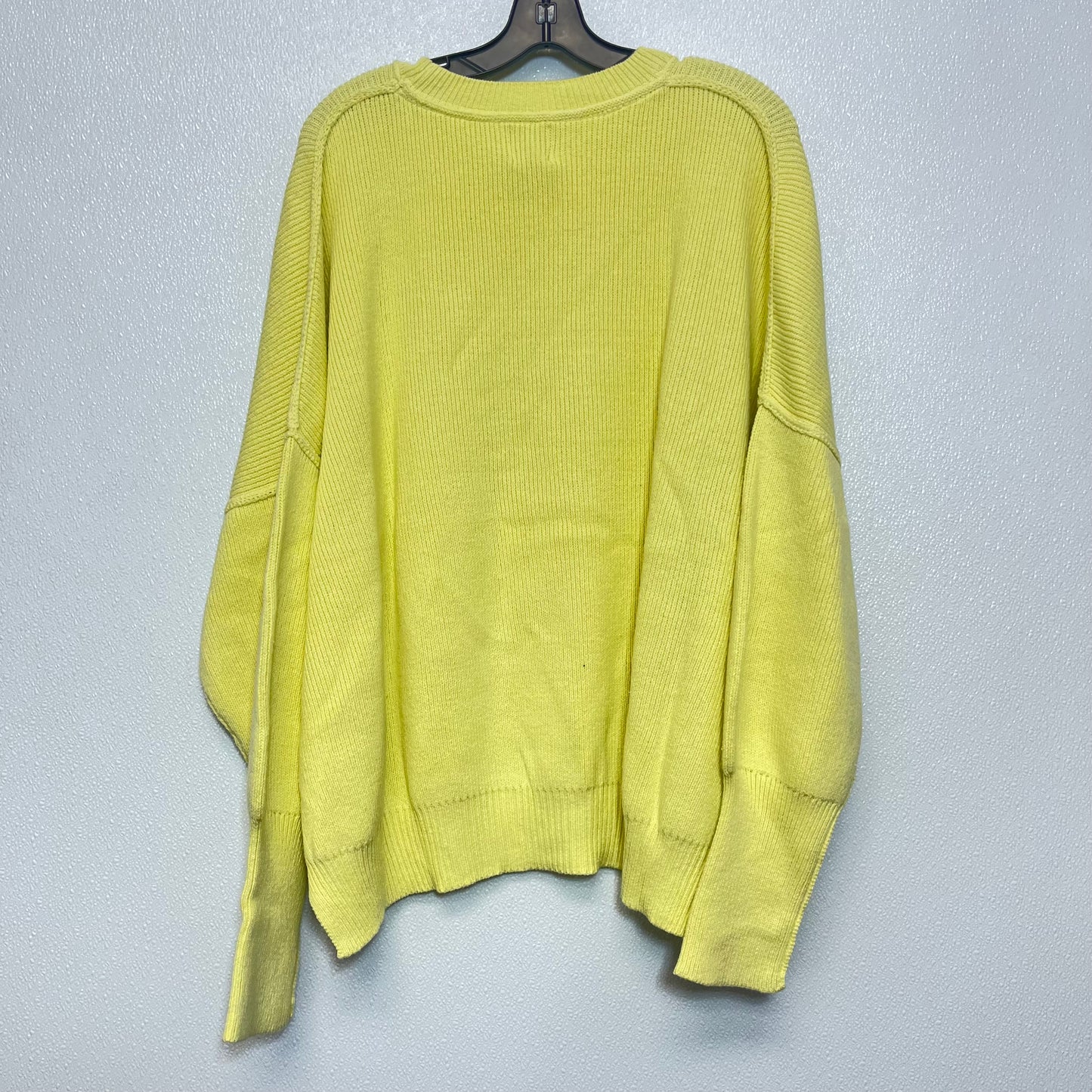 Sweater By Clothes Mentor  Size: M