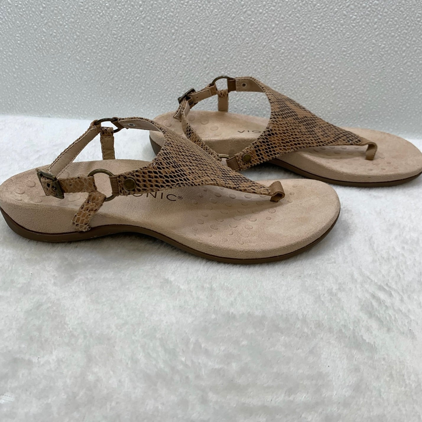 Sandals Flats By Vionic  Size: 7.5