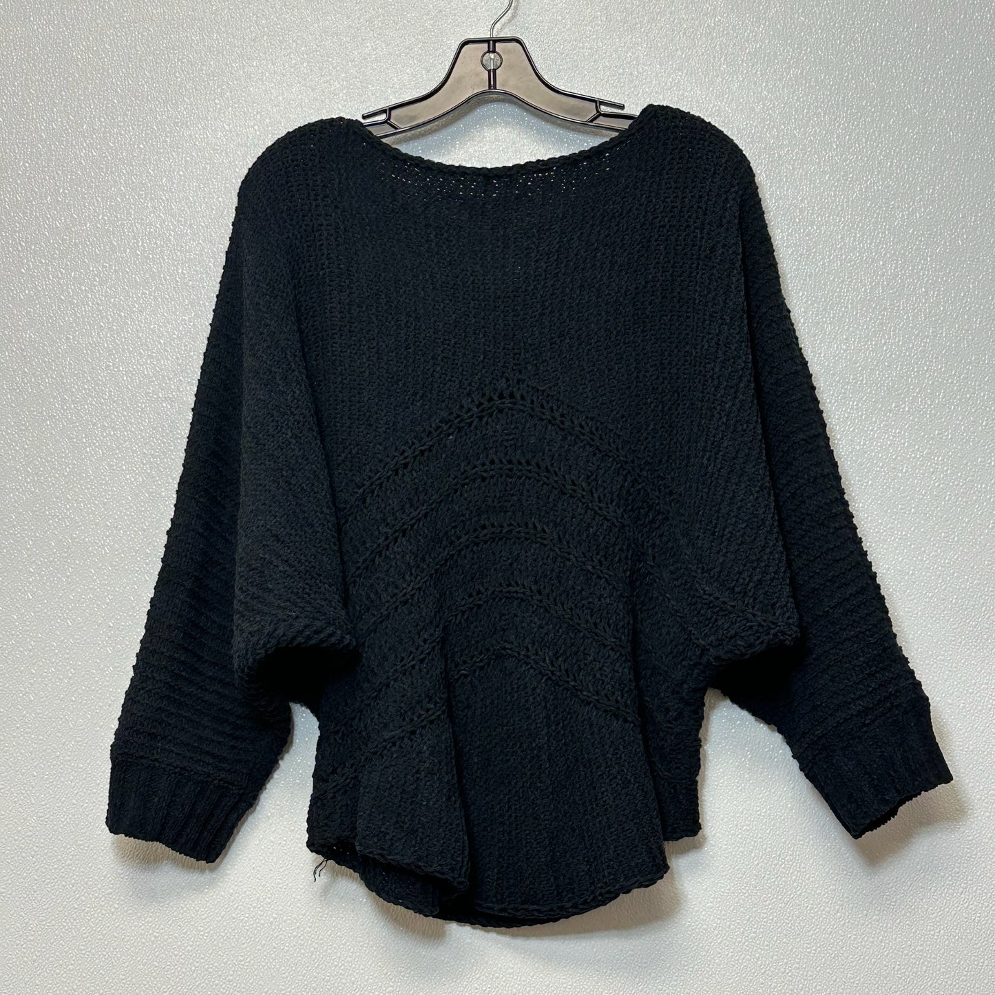 Sweater By Clothes Mentor  Size: M